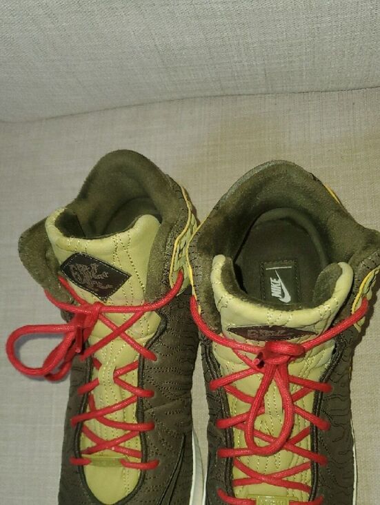 Nike Olive Green and White Shoe Label Interior 10.5 main image 9